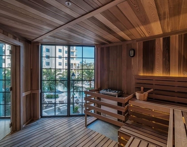 901 W Chesnut Street - Photo Thumbnail 16