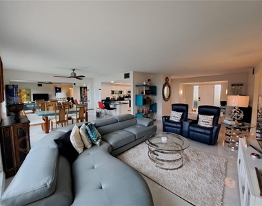 1 Colony Point Drive - Photo Thumbnail 13