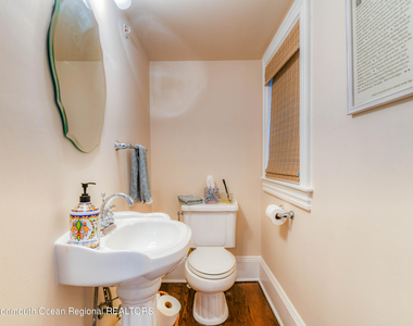 16 Abbott Avenue - Photo Thumbnail 16