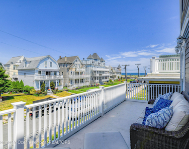 16 Abbott Avenue - Photo Thumbnail 1