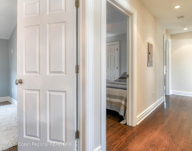 16 Abbott Avenue - Photo Thumbnail 32