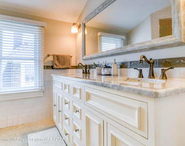 16 Abbott Avenue - Photo Thumbnail 35