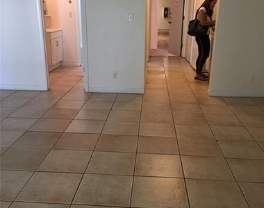 622 Nw 13th St - Photo Thumbnail 3