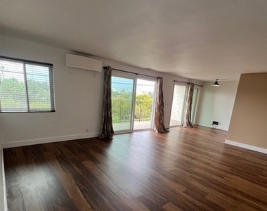1720 Ardmore - Photo Thumbnail 3