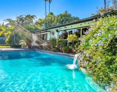 829 N Whittier Drive - Photo Thumbnail 48