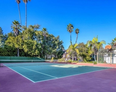 829 N Whittier Drive - Photo Thumbnail 46