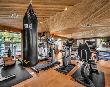 829 N Whittier Drive - Photo Thumbnail 51