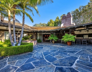 829 N Whittier Drive - Photo Thumbnail 43