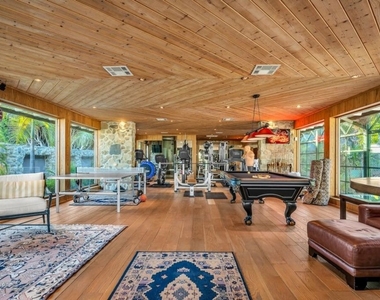 829 N Whittier Drive - Photo Thumbnail 38