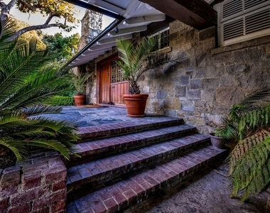 829 N Whittier Drive - Photo Thumbnail 44