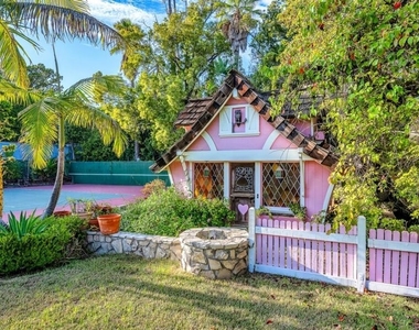 829 N Whittier Drive - Photo Thumbnail 63