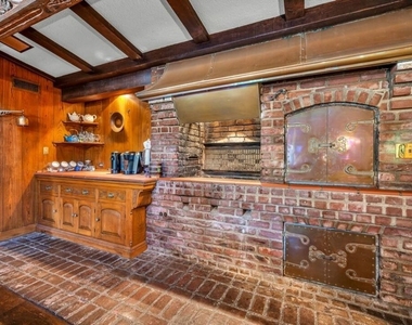 829 N Whittier Drive - Photo Thumbnail 12