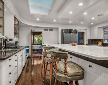 829 N Whittier Drive - Photo Thumbnail 58