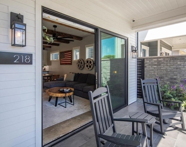 218 J Ave - Photo Thumbnail 2