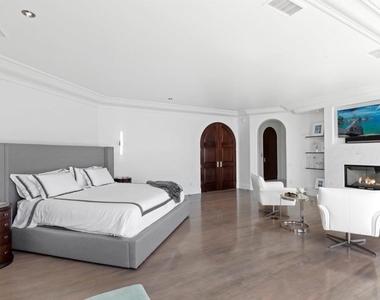 5850 Camino De La Costa - Photo Thumbnail 8