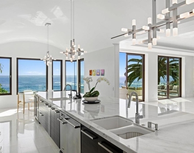 5850 Camino De La Costa - Photo Thumbnail 11