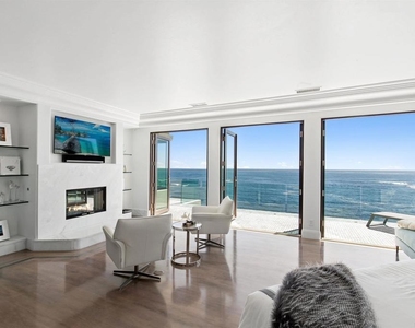 5850 Camino De La Costa - Photo Thumbnail 7