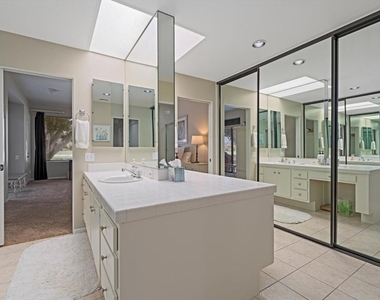 522 Desert West Drive - Photo Thumbnail 32