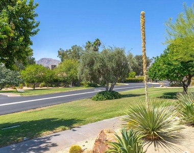 522 Desert West Drive - Photo Thumbnail 5
