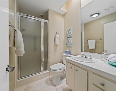 522 Desert West Drive - Photo Thumbnail 35