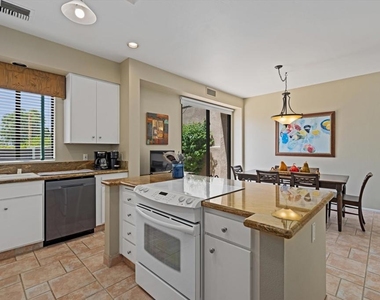 522 Desert West Drive - Photo Thumbnail 27