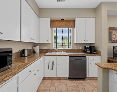 522 Desert West Drive - Photo Thumbnail 28