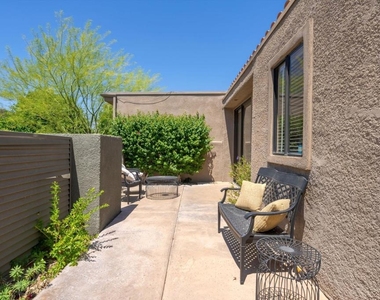 522 Desert West Drive - Photo Thumbnail 3