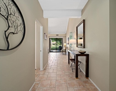 522 Desert West Drive - Photo Thumbnail 18