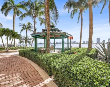 2650 Lake Shore Drive - Photo Thumbnail 52
