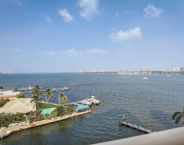 2650 Lake Shore Drive - Photo Thumbnail 44