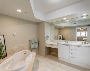 2650 Lake Shore Drive - Photo Thumbnail 24