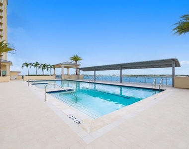 2650 Lake Shore Drive - Photo Thumbnail 45