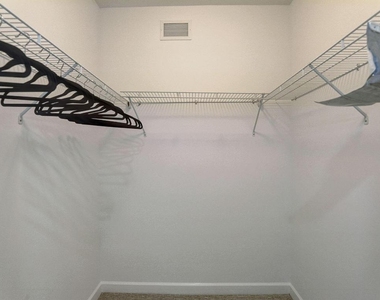 2650 Lake Shore Drive - Photo Thumbnail 22