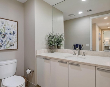 2650 Lake Shore Drive - Photo Thumbnail 18