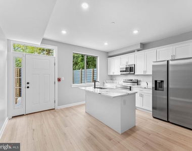 1682 N 54th Street - Photo Thumbnail 6