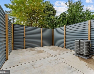 1682 N 54th Street - Photo Thumbnail 13
