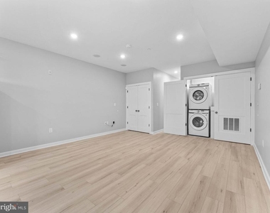 1682 N 54th Street - Photo Thumbnail 3