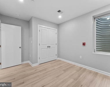 1682 N 54th Street - Photo Thumbnail 11