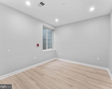 1682 N 54th Street - Photo Thumbnail 10