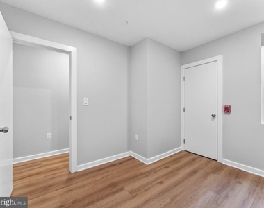 1682 N 54th Street - Photo Thumbnail 10