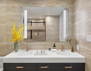 1401 Spruce Street - Photo Thumbnail 9