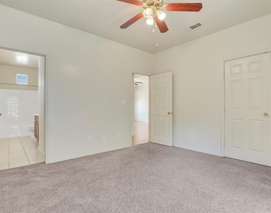 2115 E 18th St - Photo Thumbnail 5