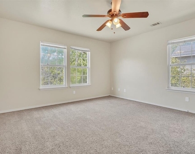 2115 E 18th St - Photo Thumbnail 9