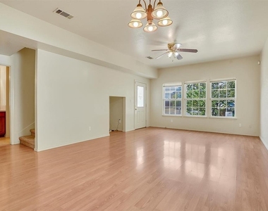 2115 E 18th St - Photo Thumbnail 2
