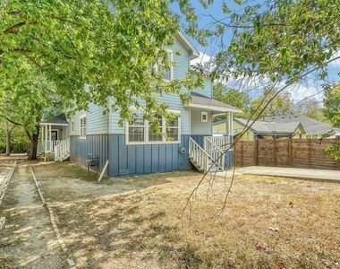 2115 E 18th St - Photo Thumbnail 13