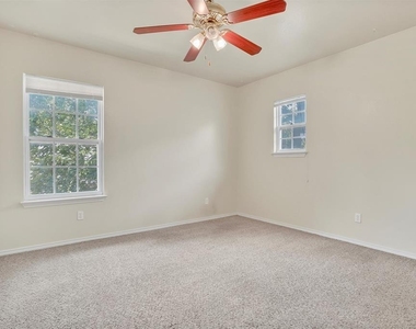 2115 E 18th St - Photo Thumbnail 8