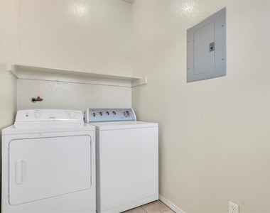 2115 E 18th St - Photo Thumbnail 12