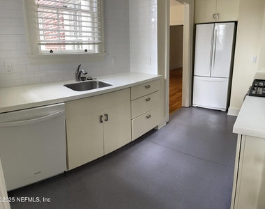 1310 N Laura Street - Photo Thumbnail 2