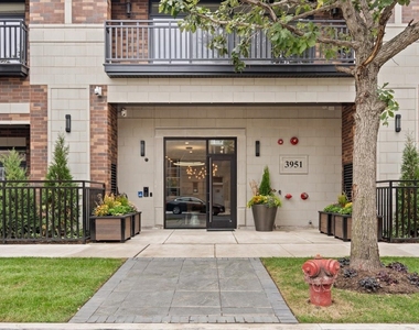3951 N Wayne Avenue - Photo Thumbnail 1