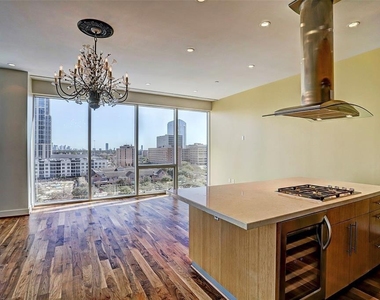 1600 Post Oak Boulevard - Photo Thumbnail 10